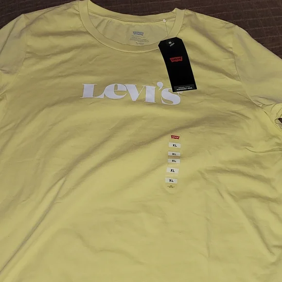 Levi's Tee shirt - Picture 1 of 4